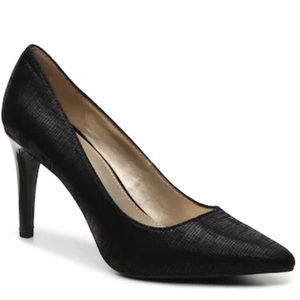 Bandolier fabric pump - Size 6 EUC